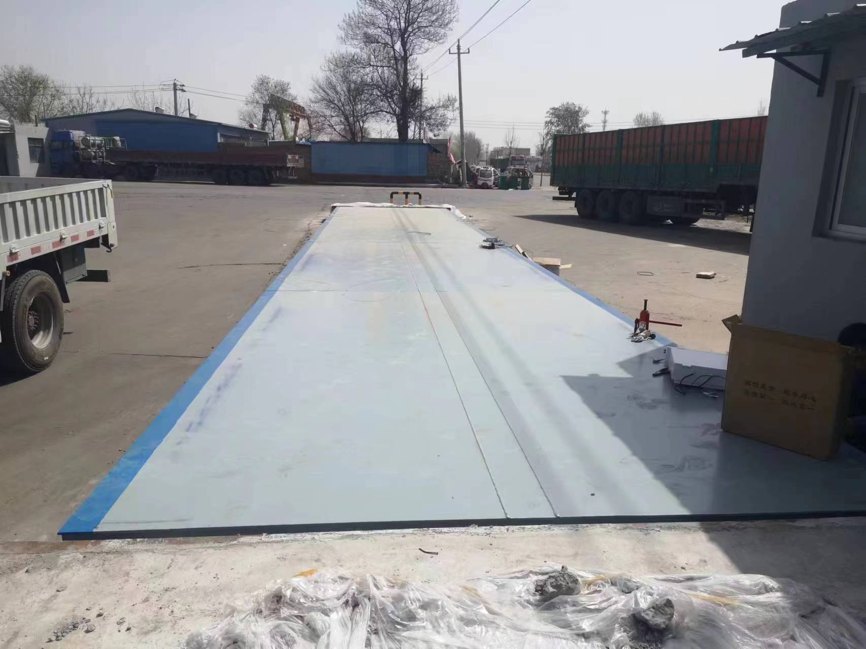 ��ˮ���_(d��)��Ȼ��100��3.2*18�׵ذ�